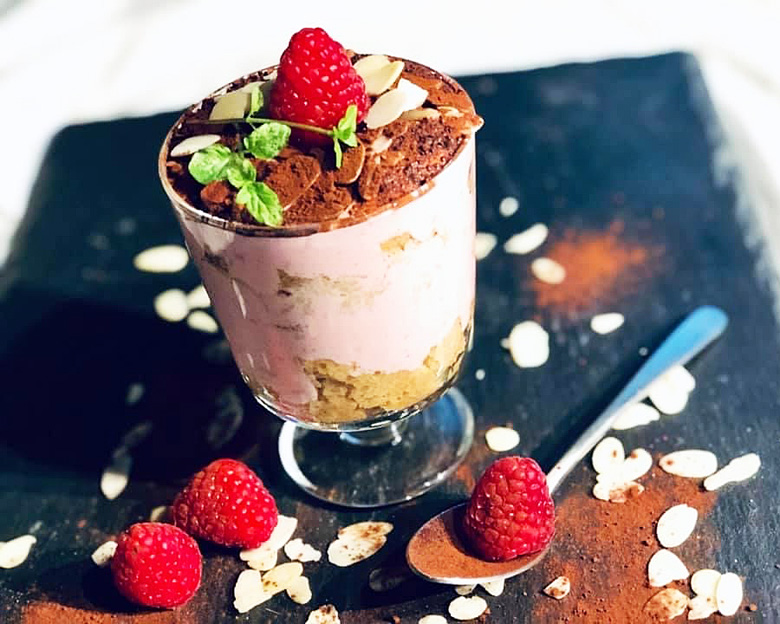 Himbeertraum-Tiramisu im veganen Skyr-Style-Joghurt